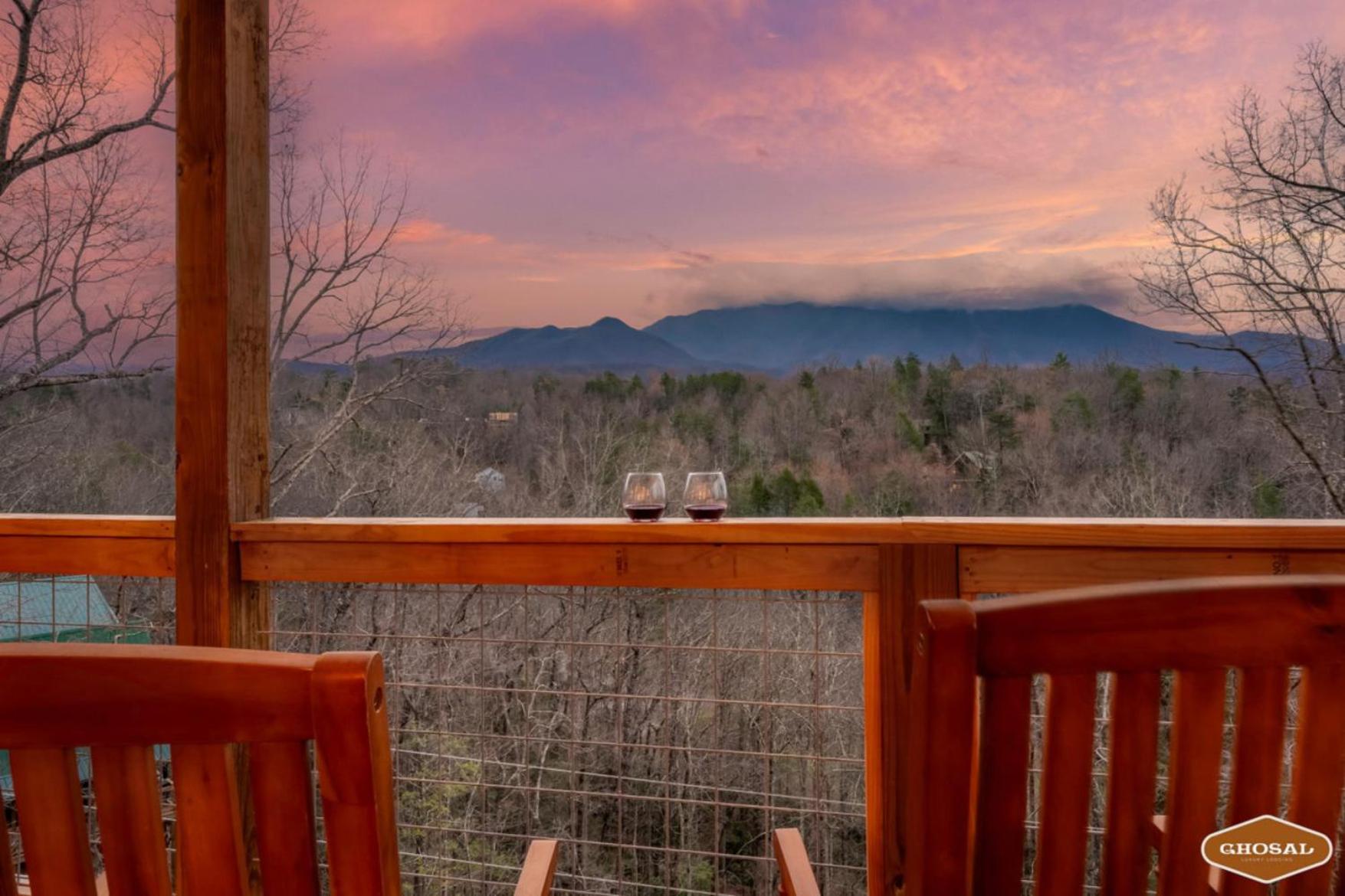 Tranquil Mountain Getaway By Ghosal Luxury Lodging Gatlinburg Bagian luar foto